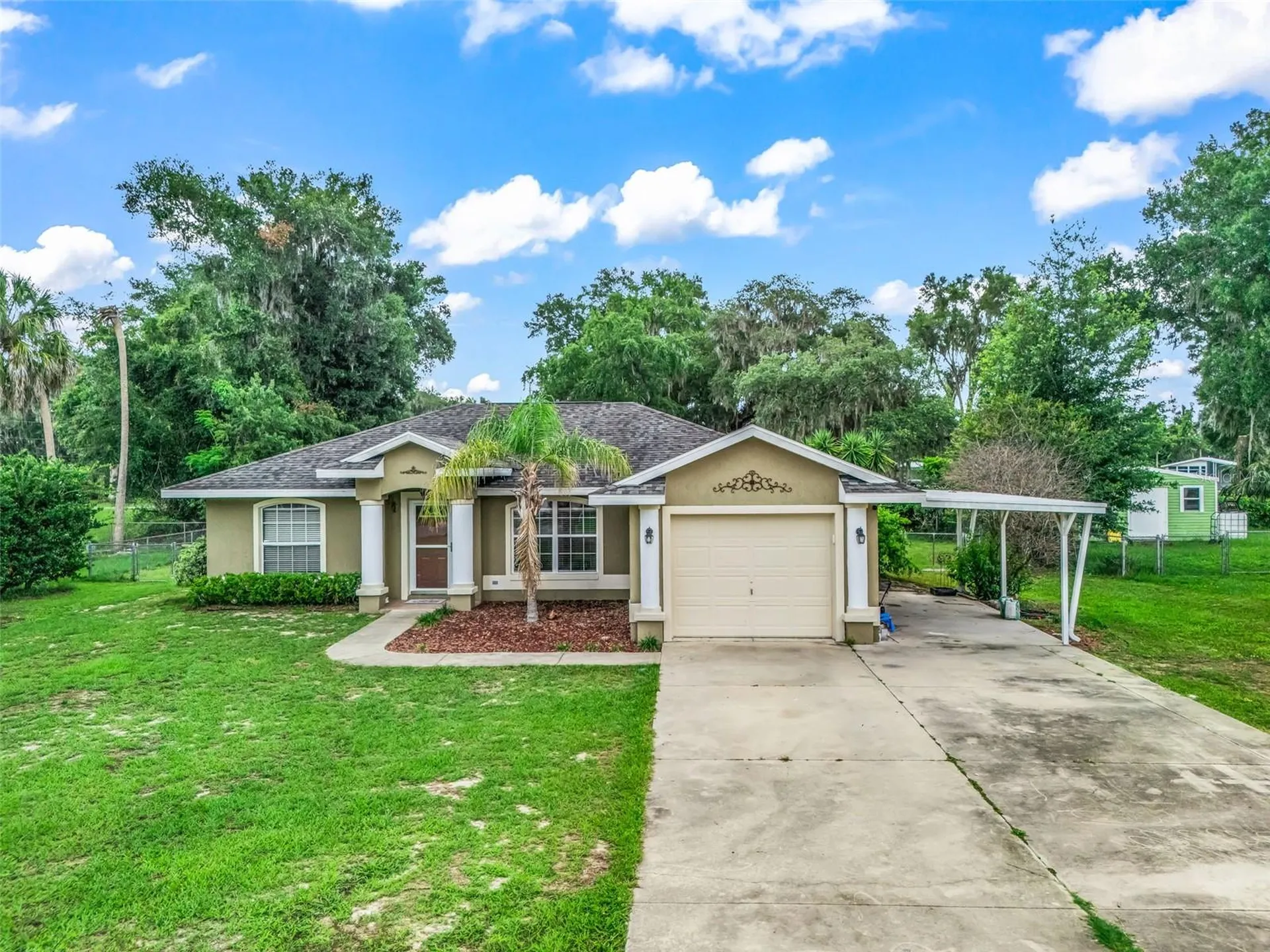1195 Cr 441 Lake Panasoffkee FL 33538