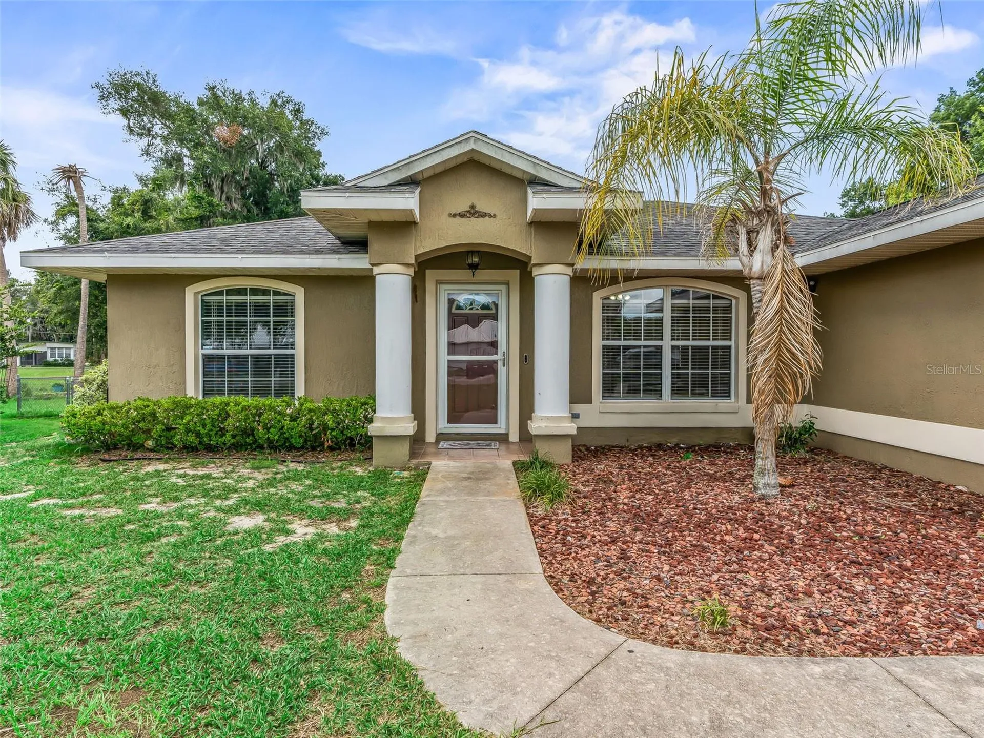 1195 Cr 441 Lake Panasoffkee FL 33538