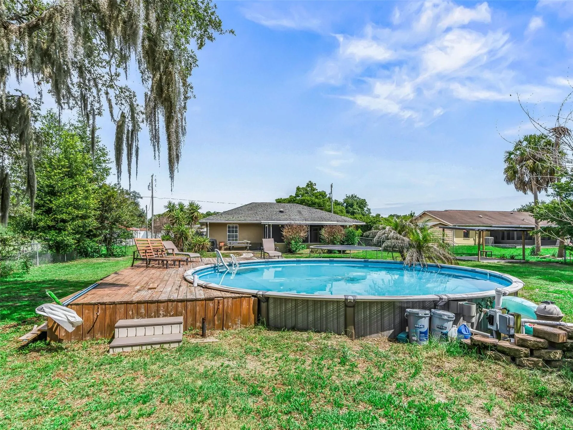 1195 Cr 441 Lake Panasoffkee FL 33538