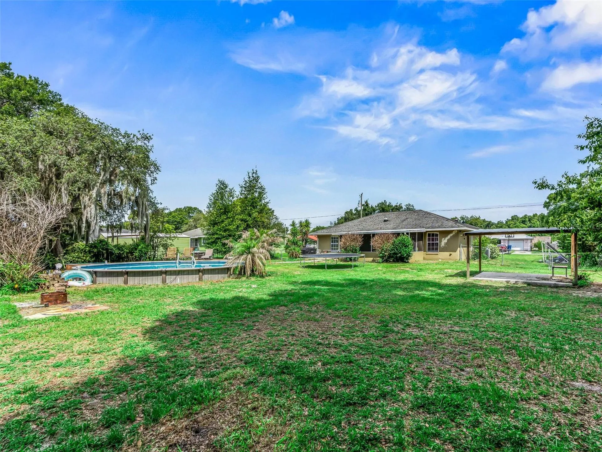 1195 Cr 441 Lake Panasoffkee FL 33538
