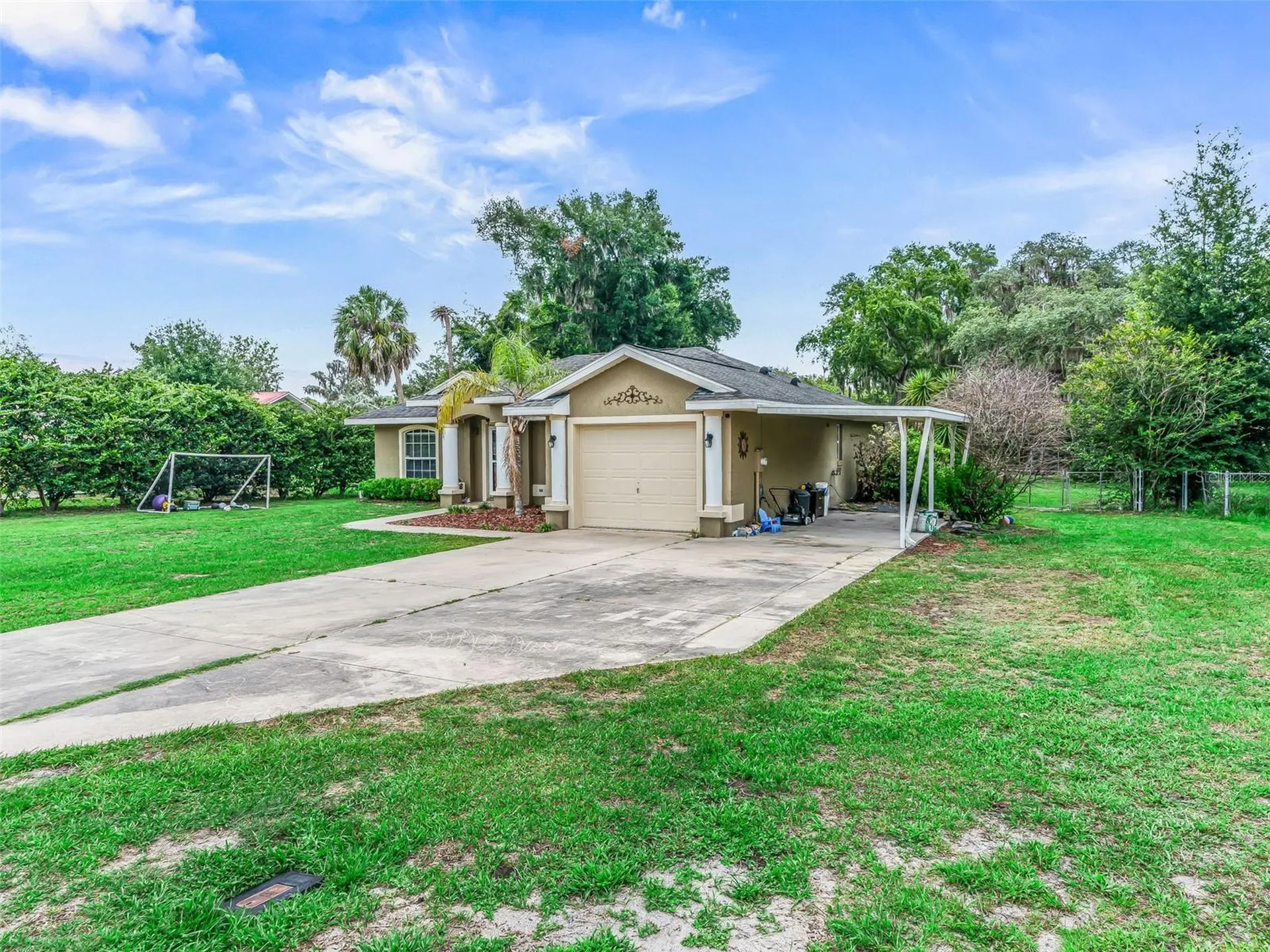 1195 Cr 441 Lake Panasoffkee FL 33538