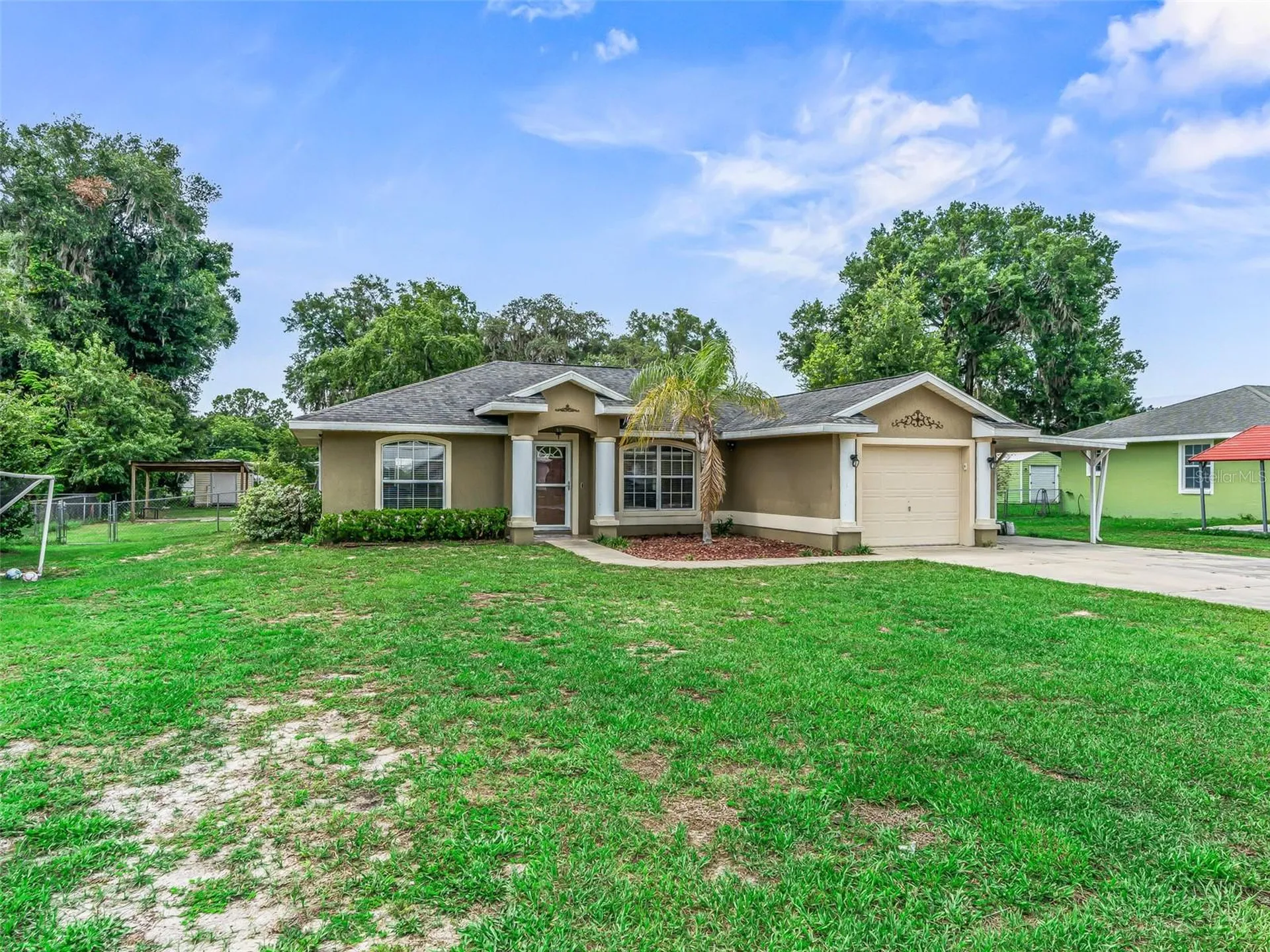 1195 Cr 441 Lake Panasoffkee FL 33538
