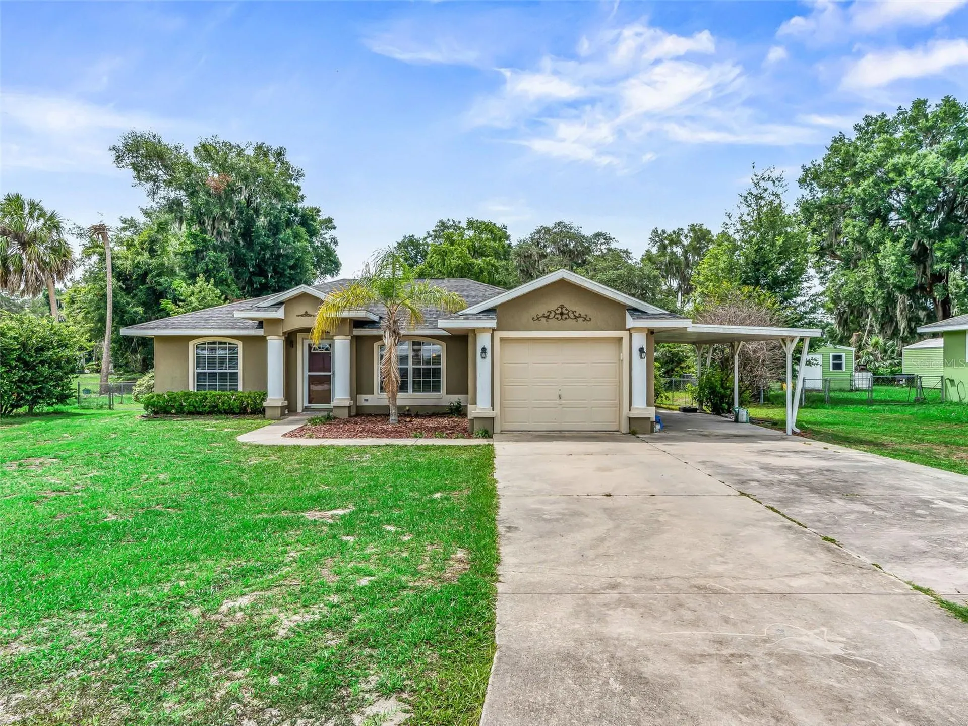 1195 Cr 441 Lake Panasoffkee FL 33538