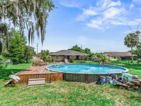 1195 Cr 441 Lake Panasoffkee FL 33538