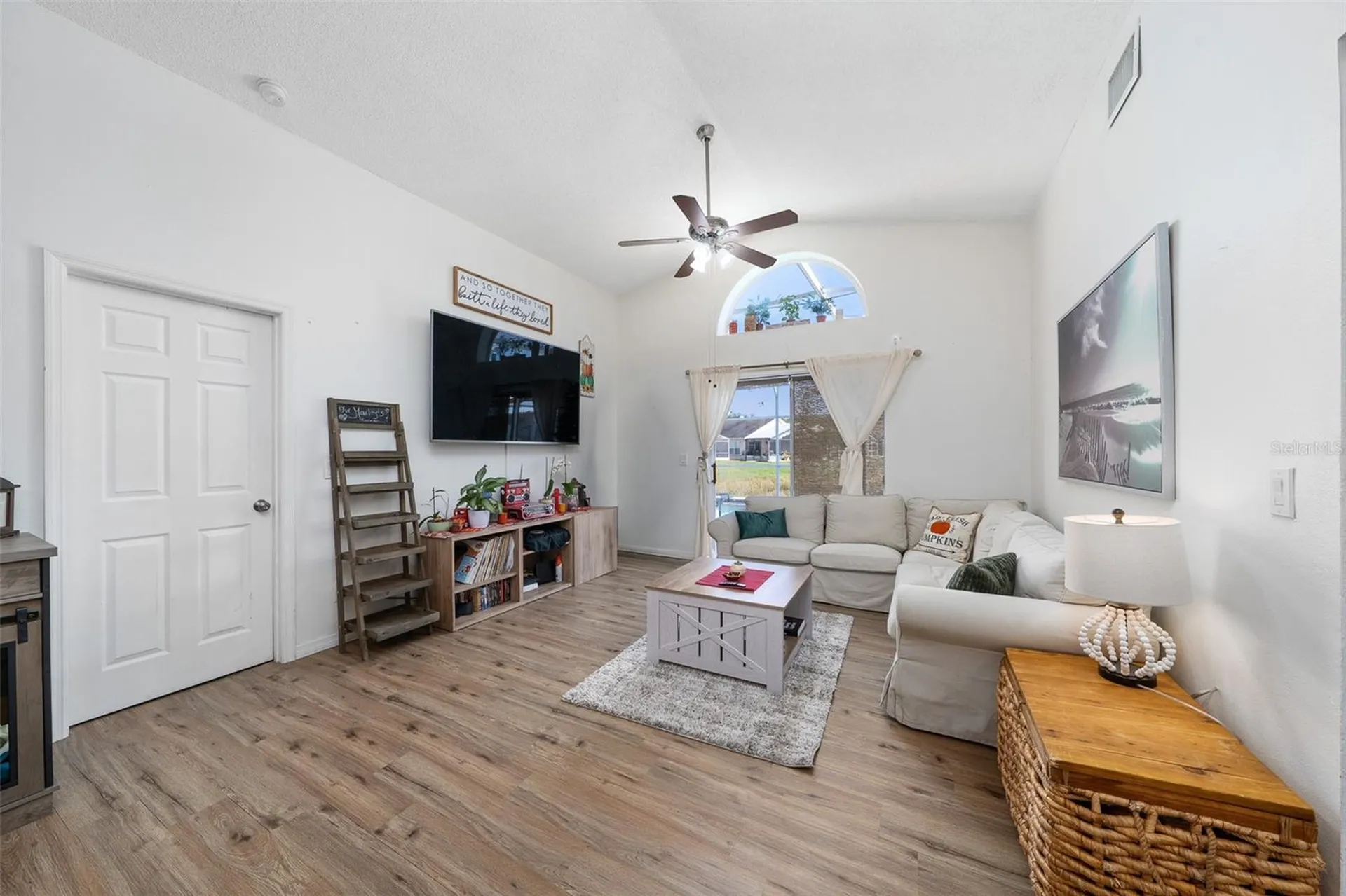 1611 Bridgeview Circle Orlando FL 32824