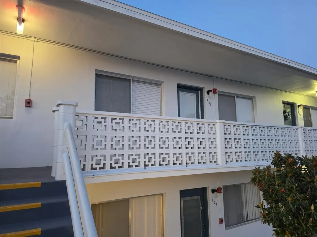 8221 112th Street Seminole FL 33772