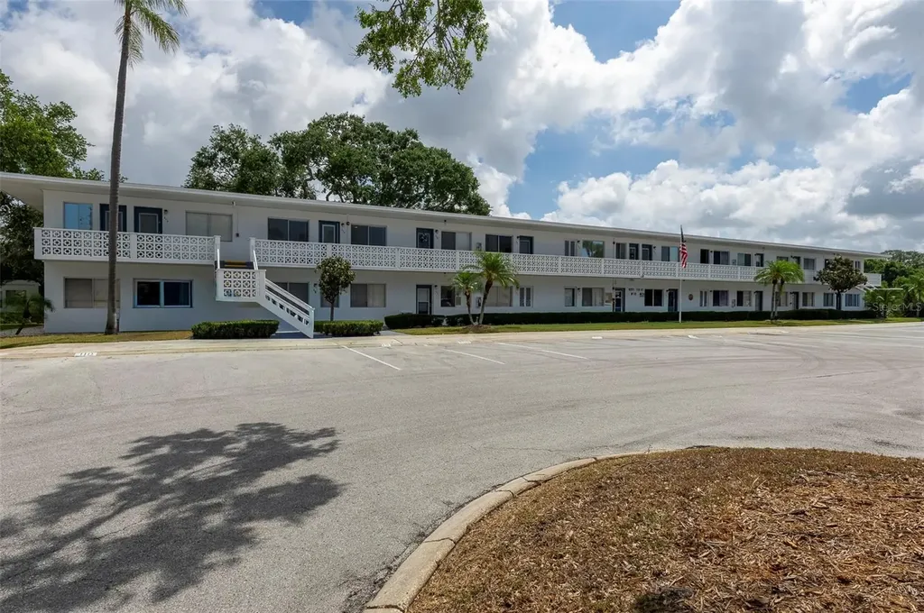 8221 112th Street Seminole FL 33772