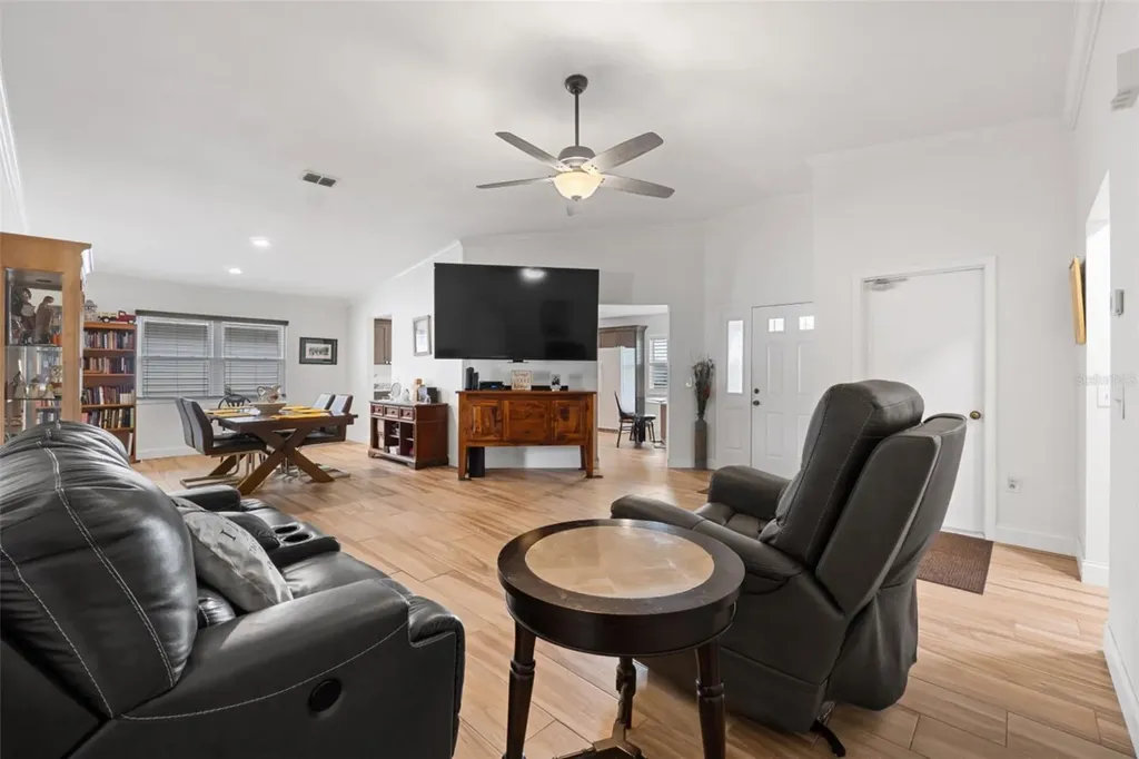 1957 Prairie Dunes Circle N Lakeland FL 33810