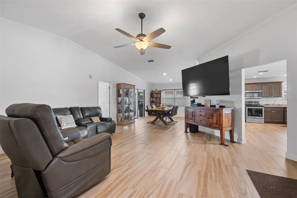 1957 Prairie Dunes Circle N Lakeland FL 33810