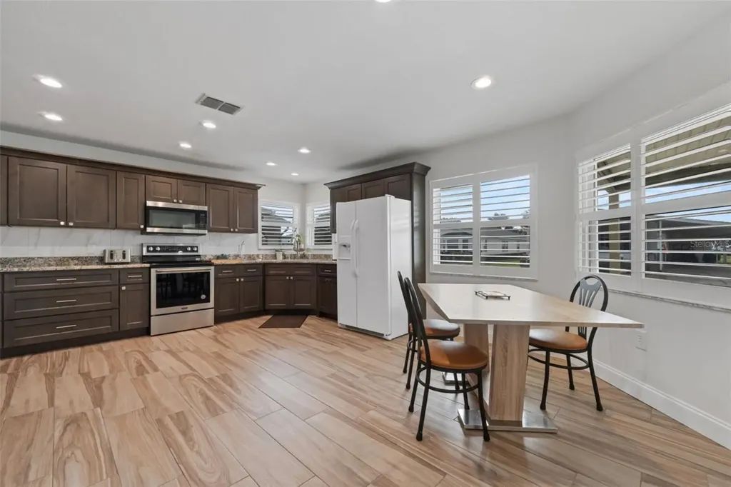 1957 Prairie Dunes Circle N Lakeland FL 33810
