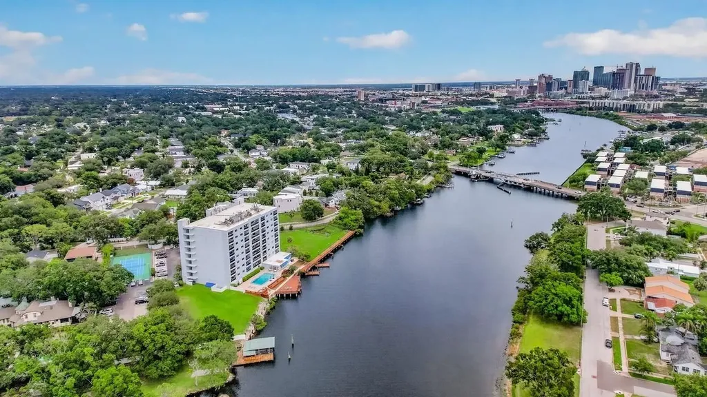 2780 N Riverside Drive Tampa FL 33602