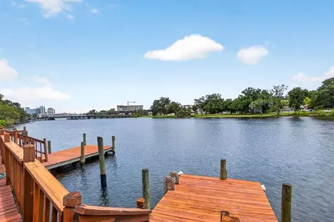 2780 N Riverside Drive Tampa FL 33602