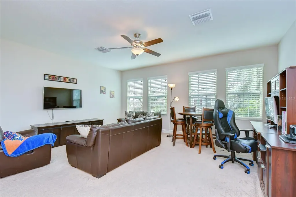 6335 Knob Tree Drive Lithia FL 33547