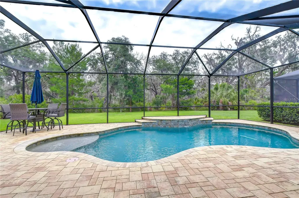 6335 Knob Tree Drive Lithia FL 33547