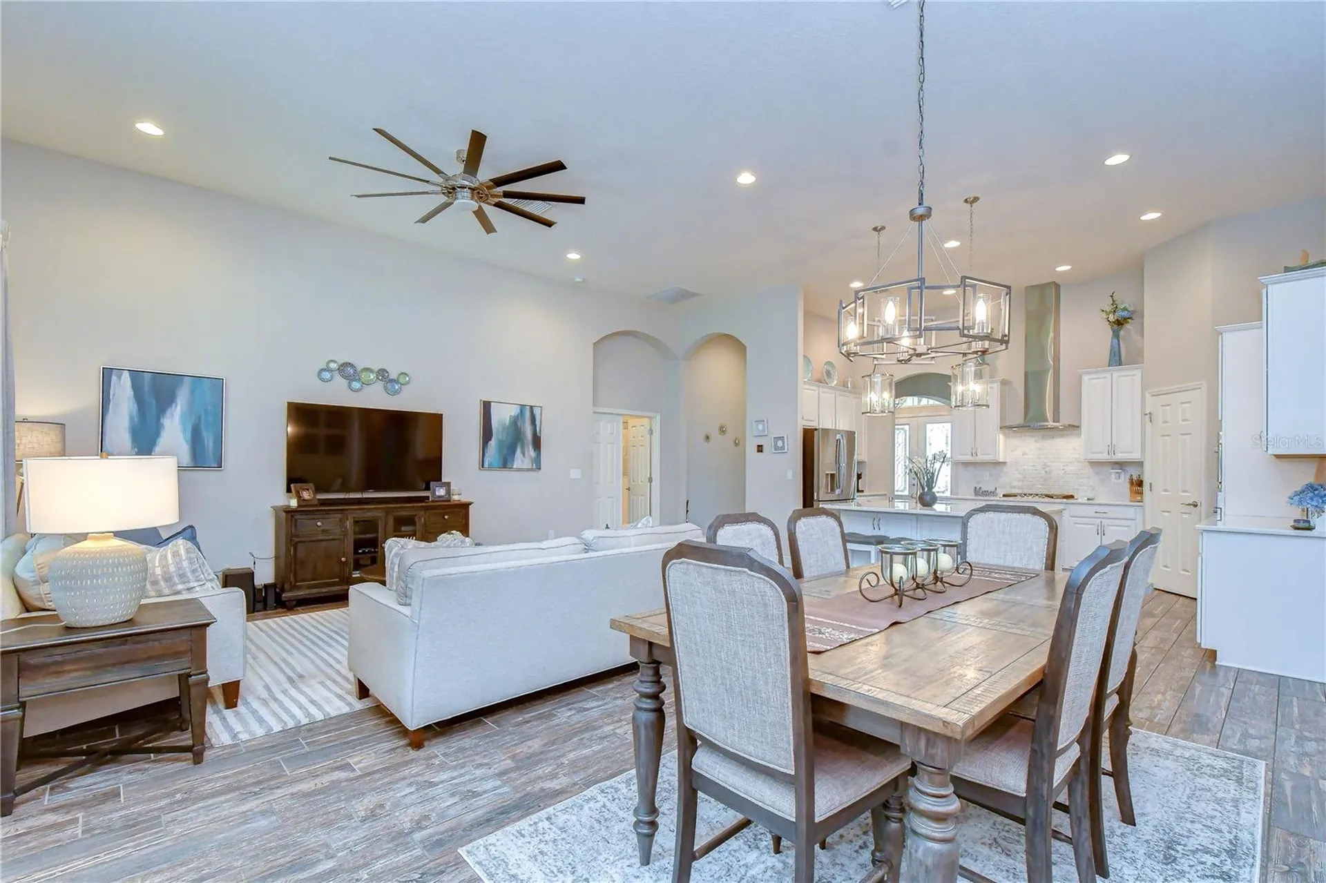 6335 Knob Tree Drive Lithia FL 33547