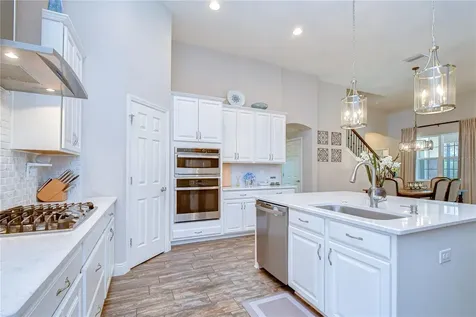 6335 Knob Tree Drive Lithia FL 33547