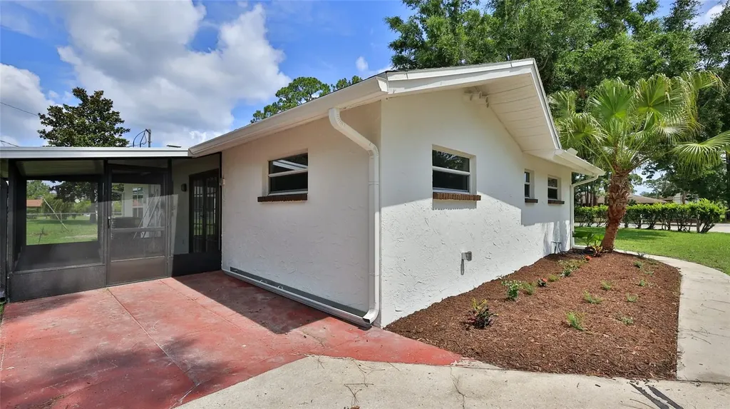 2212 Woodland Drive Edgewater FL 32141