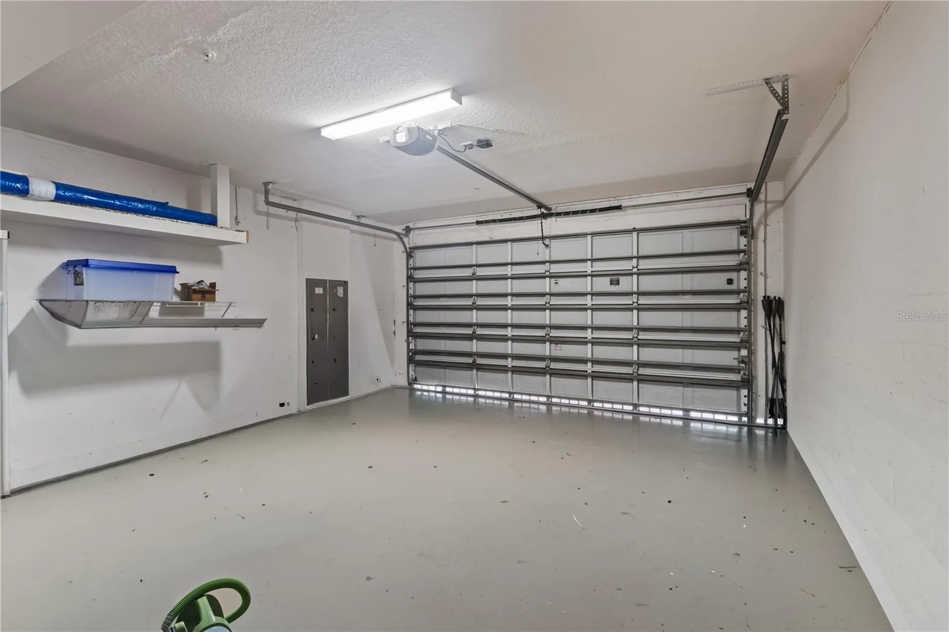 1008 Paseo Del Rio NE St Petersburg FL 33702