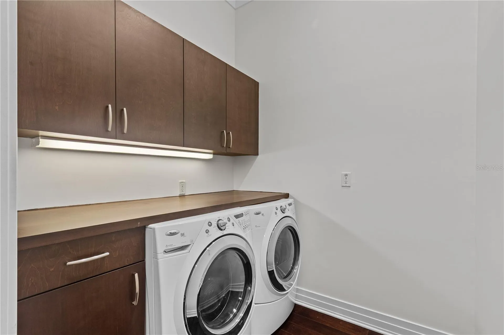 1008 Paseo Del Rio NE St Petersburg FL 33702