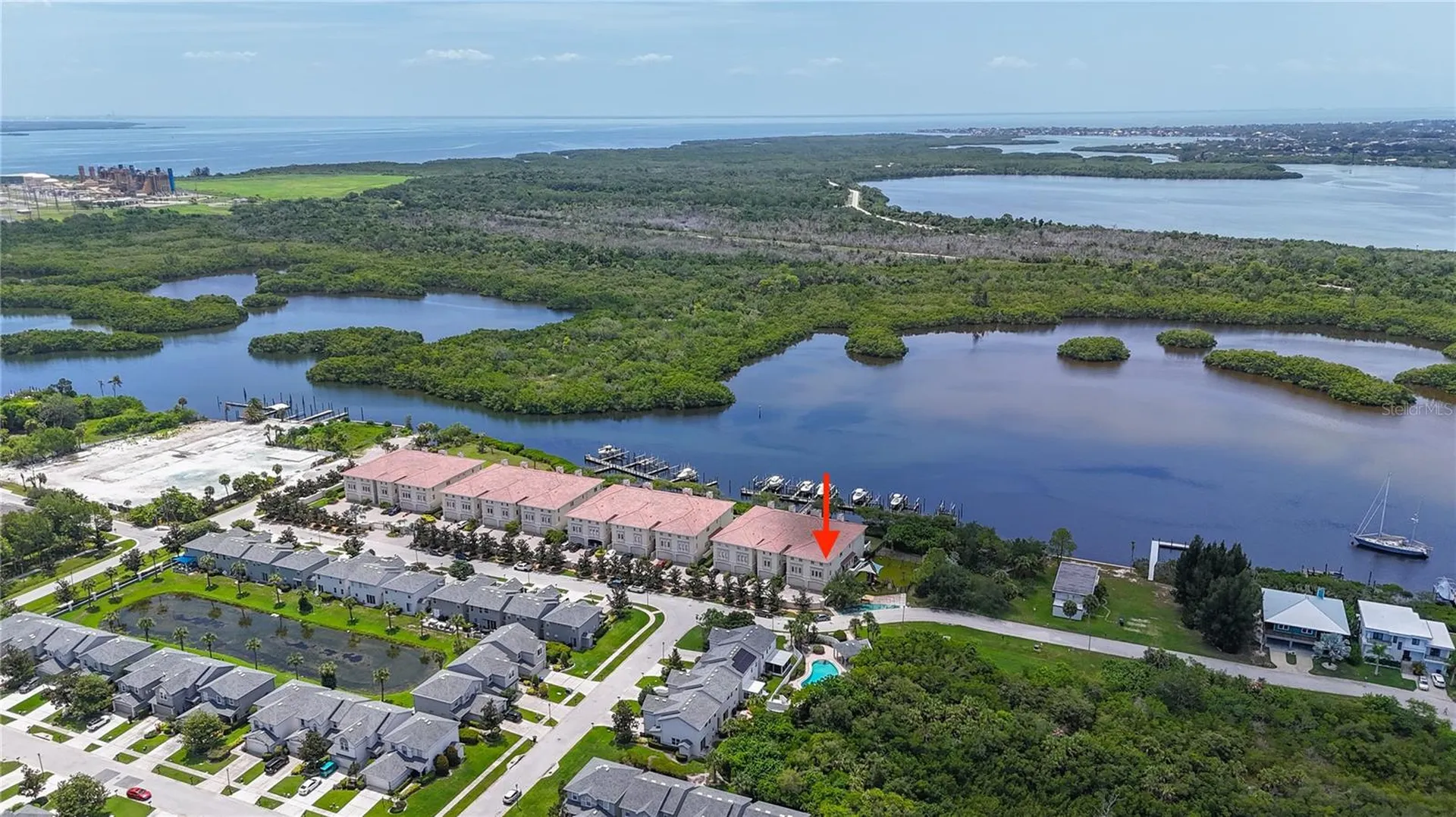 1008 Paseo Del Rio NE St Petersburg FL 33702