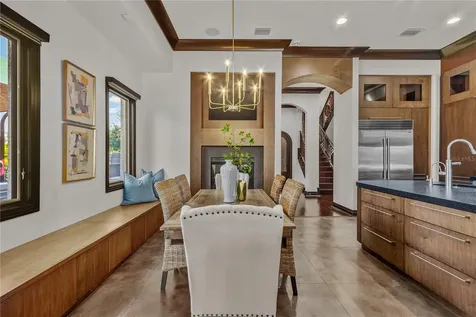1008 Paseo Del Rio NE St Petersburg FL 33702