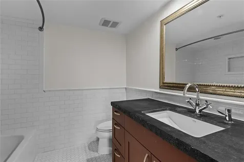1008 Paseo Del Rio NE St Petersburg FL 33702