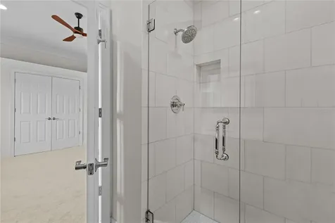 1008 Paseo Del Rio NE St Petersburg FL 33702