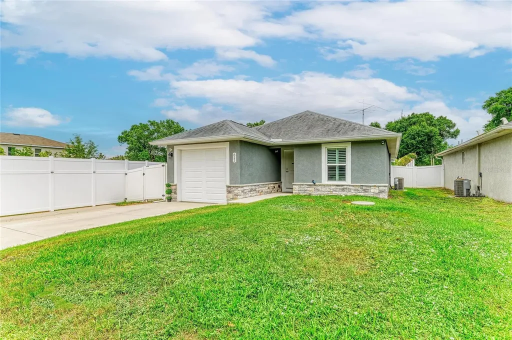 823 Bacon Avenue Sarasota FL 34232