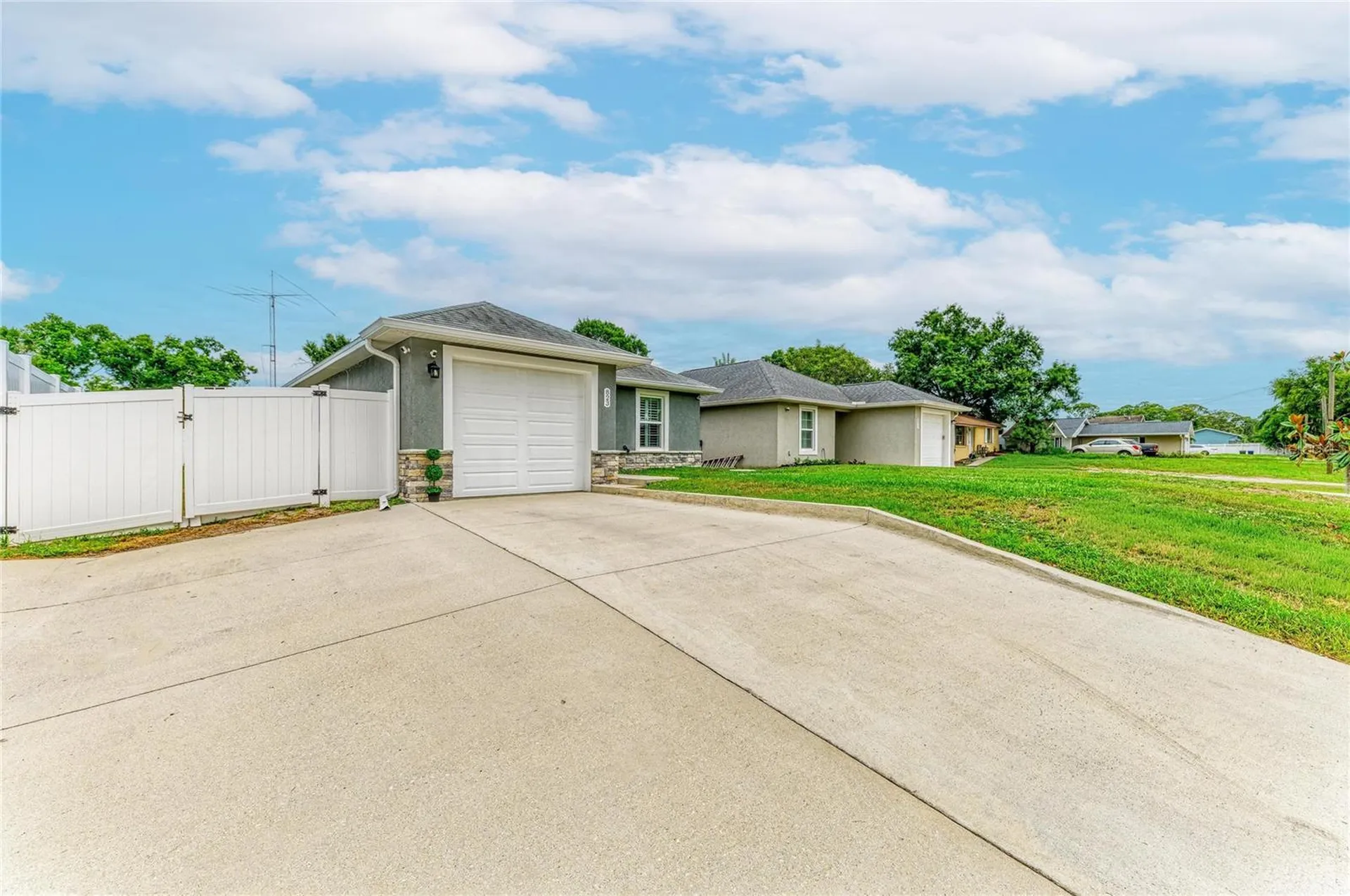 823 Bacon Avenue Sarasota FL 34232