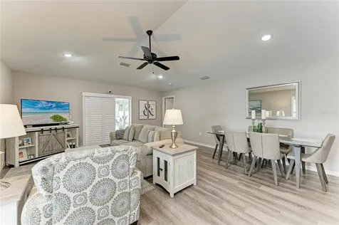 823 Bacon Avenue Sarasota FL 34232
