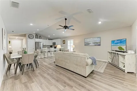 823 Bacon Avenue Sarasota FL 34232