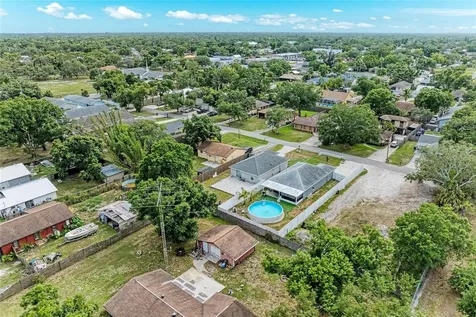823 Bacon Avenue Sarasota FL 34232