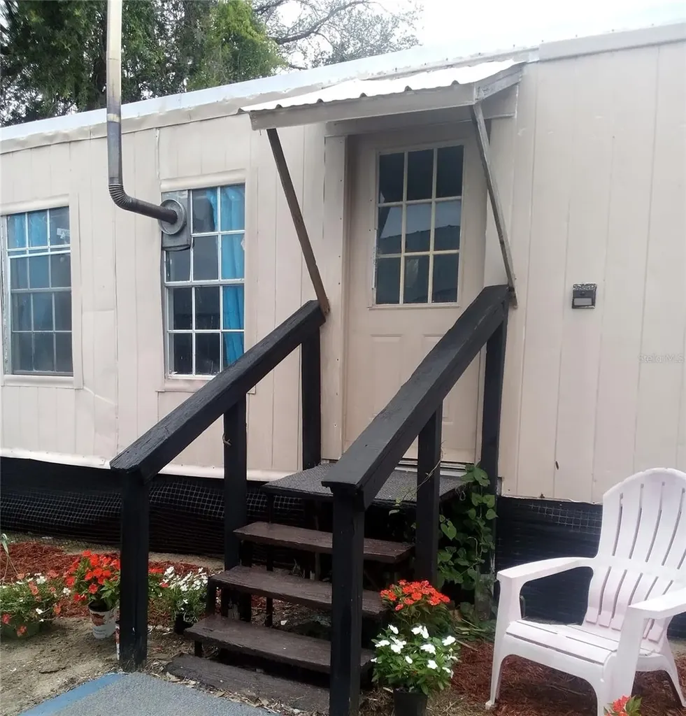 17936 SE 95th Street Road Ocklawaha FL 32179