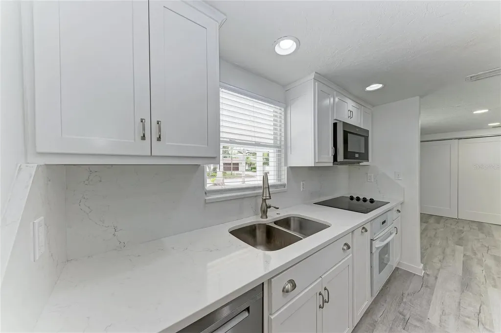 2714 Datura Street Sarasota FL 34239
