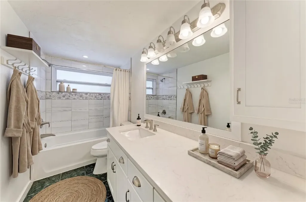 2714 Datura Street Sarasota FL 34239