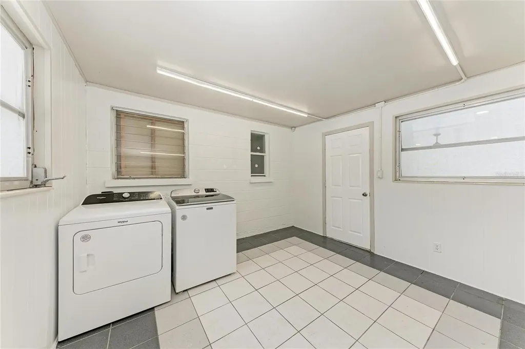 2714 Datura Street Sarasota FL 34239