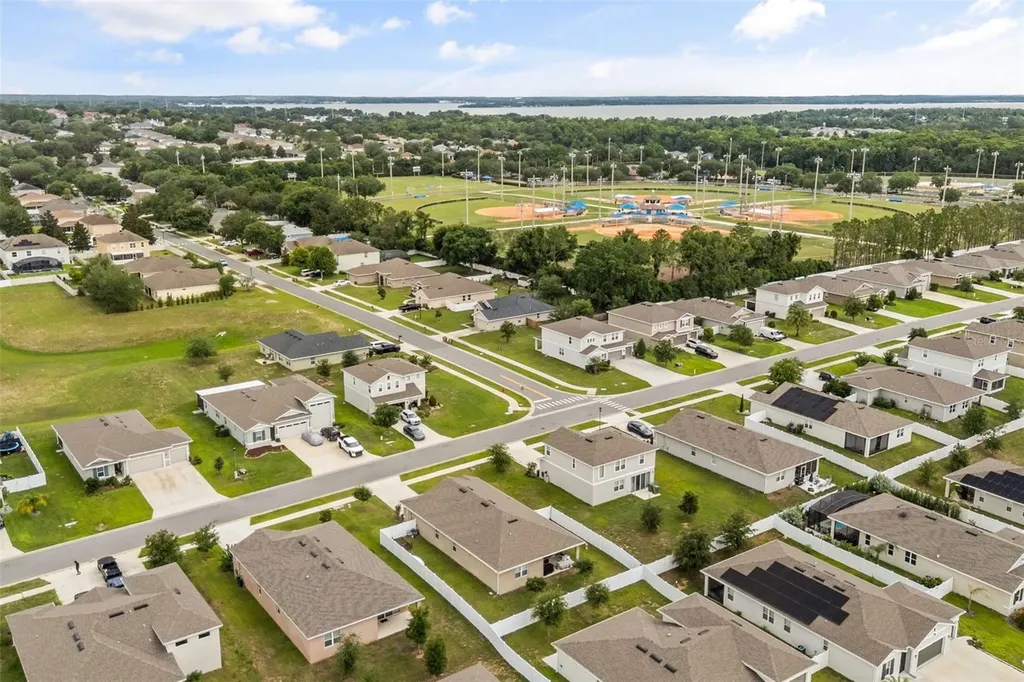 31724 Broadwater Avenue Leesburg FL 34748