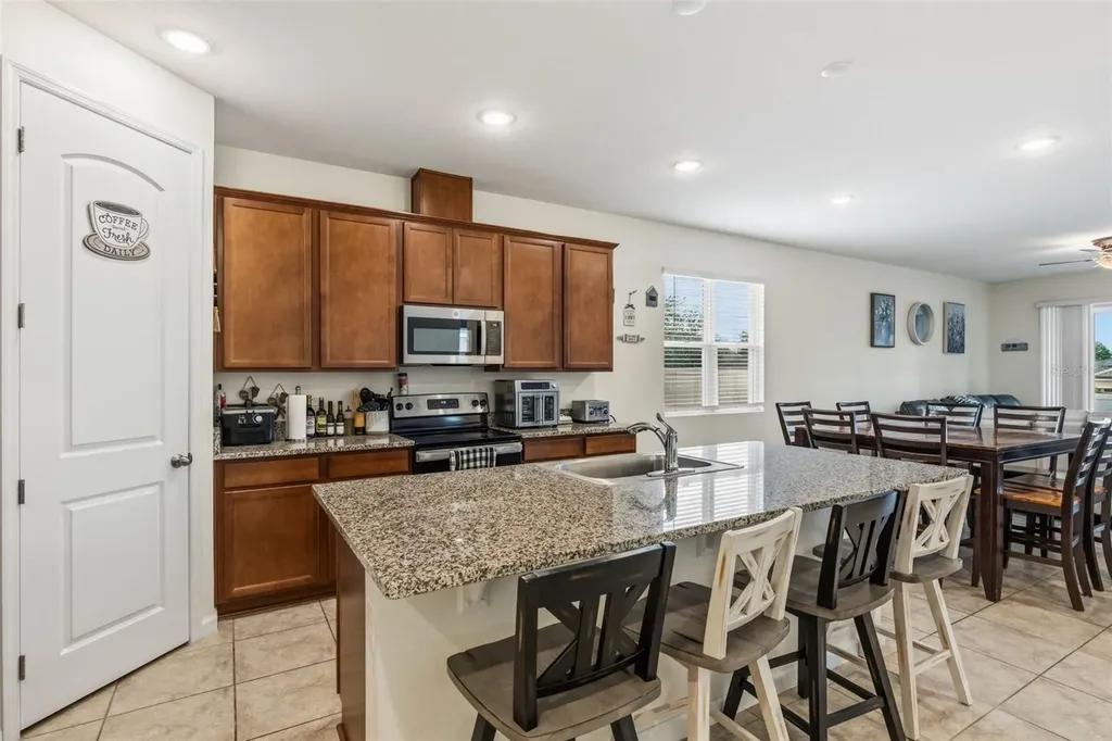 31724 Broadwater Avenue Leesburg FL 34748