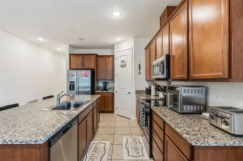 31724 Broadwater Avenue Leesburg FL 34748