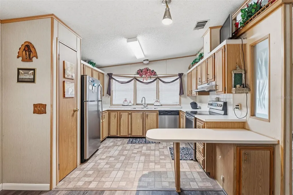 410 Dolphin Drive S Oldsmar FL 34677