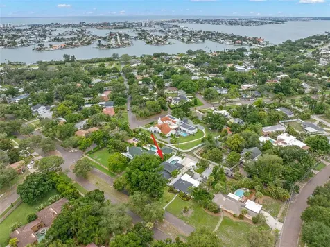 427 Villagrande Avenue S St Petersburg FL 33707