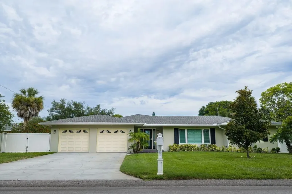 209 Live Oak Lane Largo FL 33770