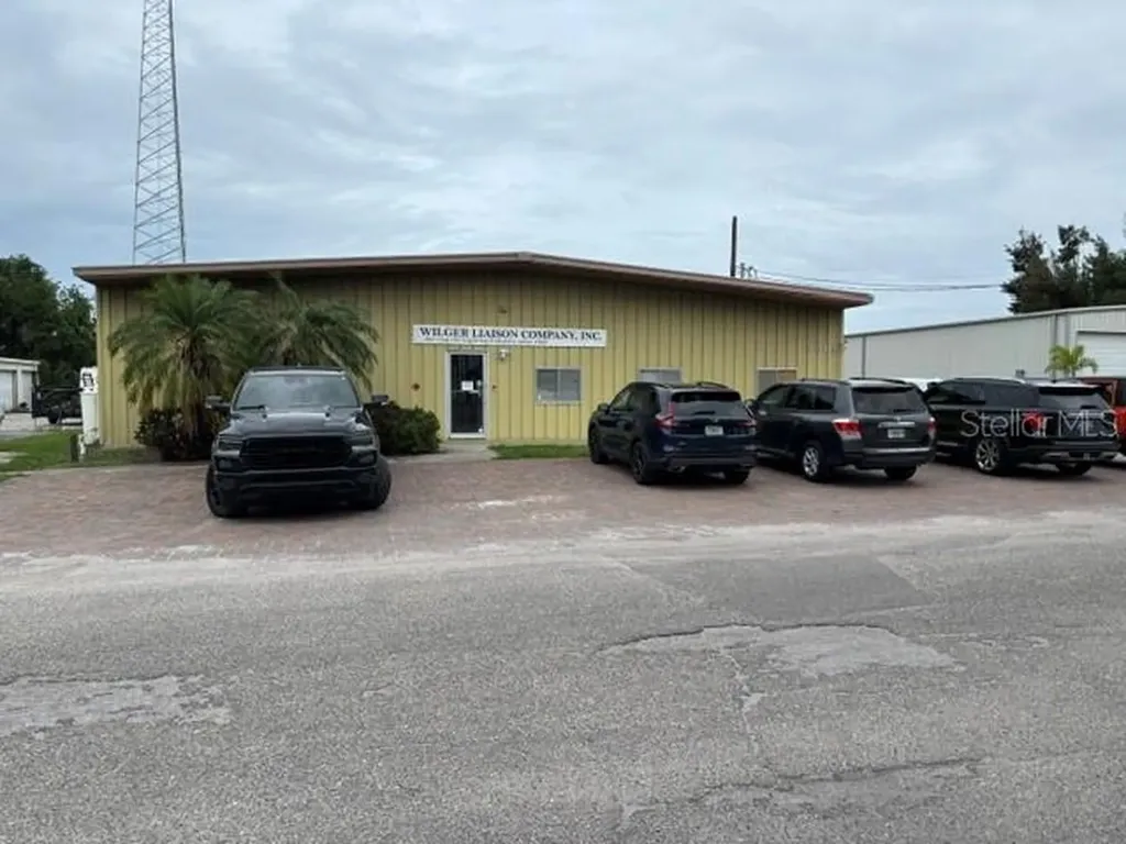 5654 Sarah Avenue Sarasota FL 34233