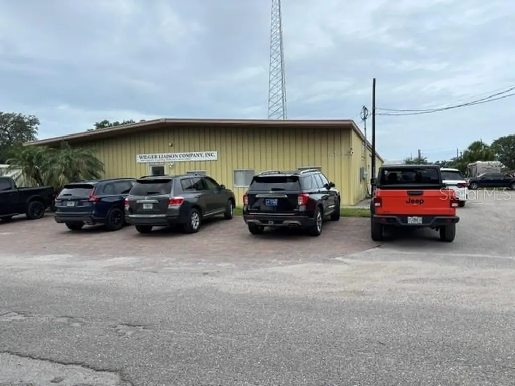 5654 Sarah Avenue Sarasota FL 34233