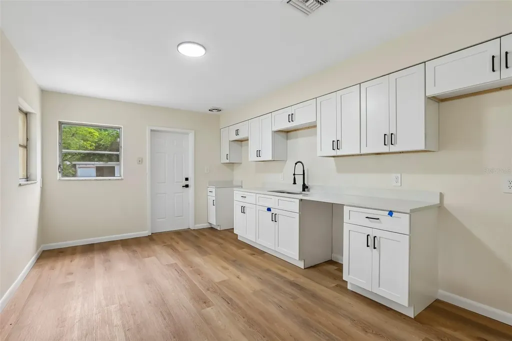 2002 E Idlewild Avenue Tampa FL 33610