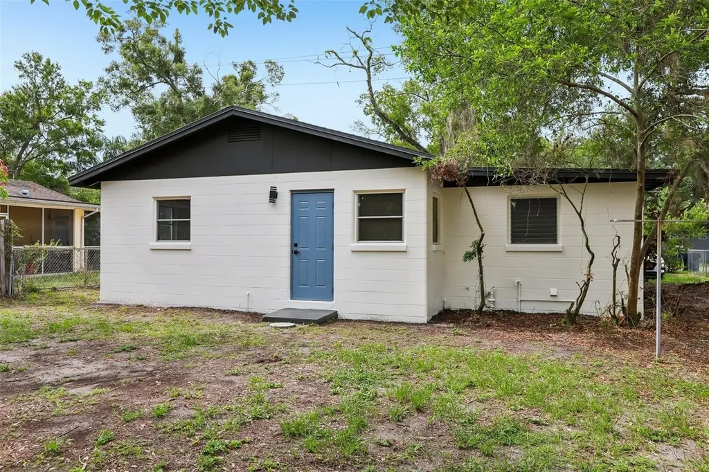 2002 E Idlewild Avenue Tampa FL 33610