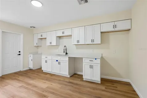 2002 E Idlewild Avenue Tampa FL 33610