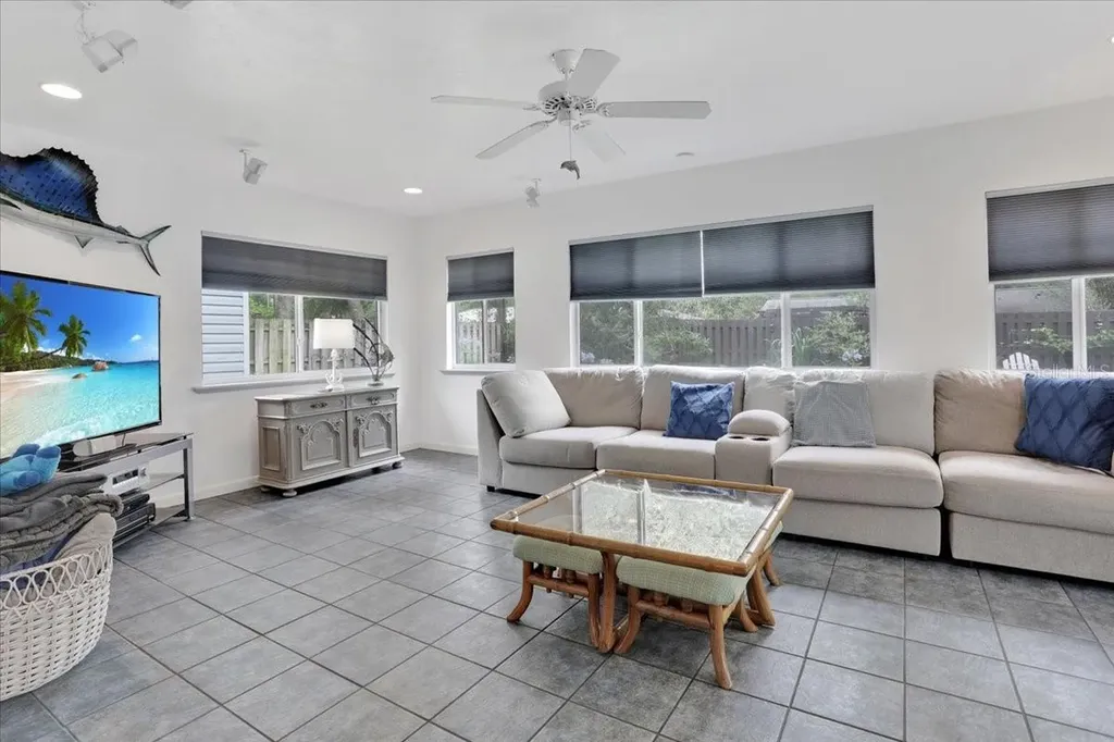 1940 NW 35th Street Gainesville FL 32605