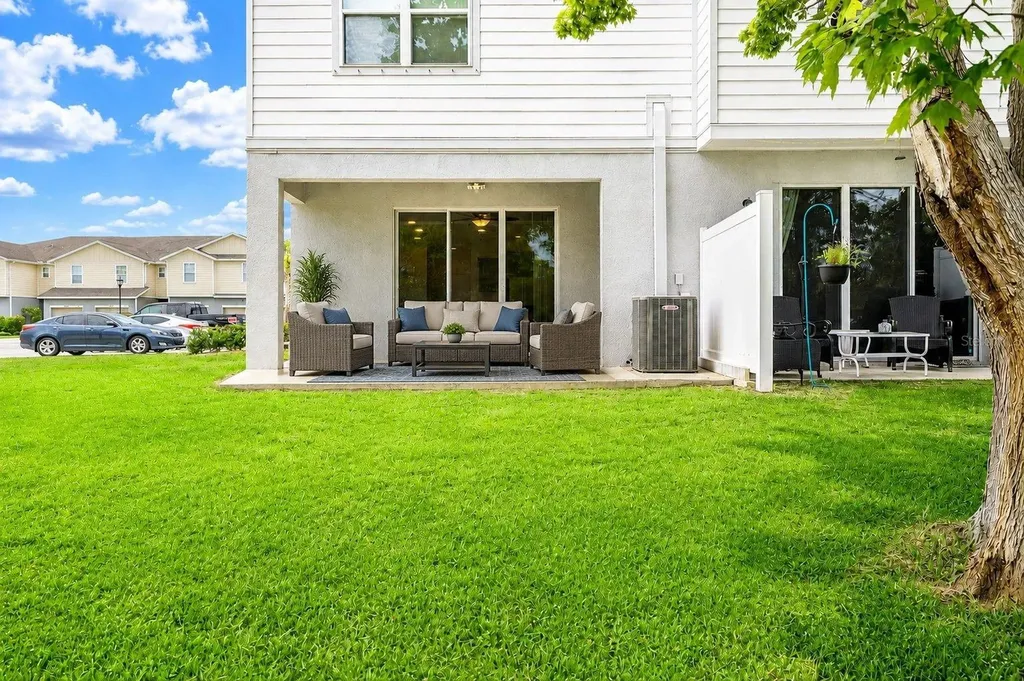 4751 White Sanderling Court Tampa FL 33619