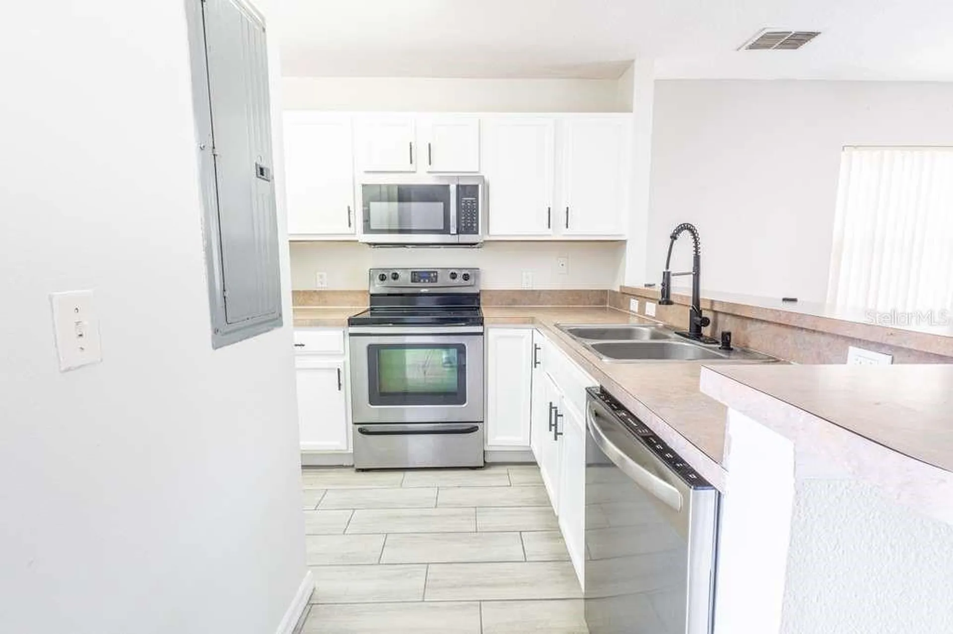 141 Jones Lane Kissimmee FL 34743